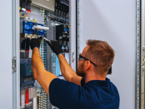 Commercial electrical inspection for Miami business